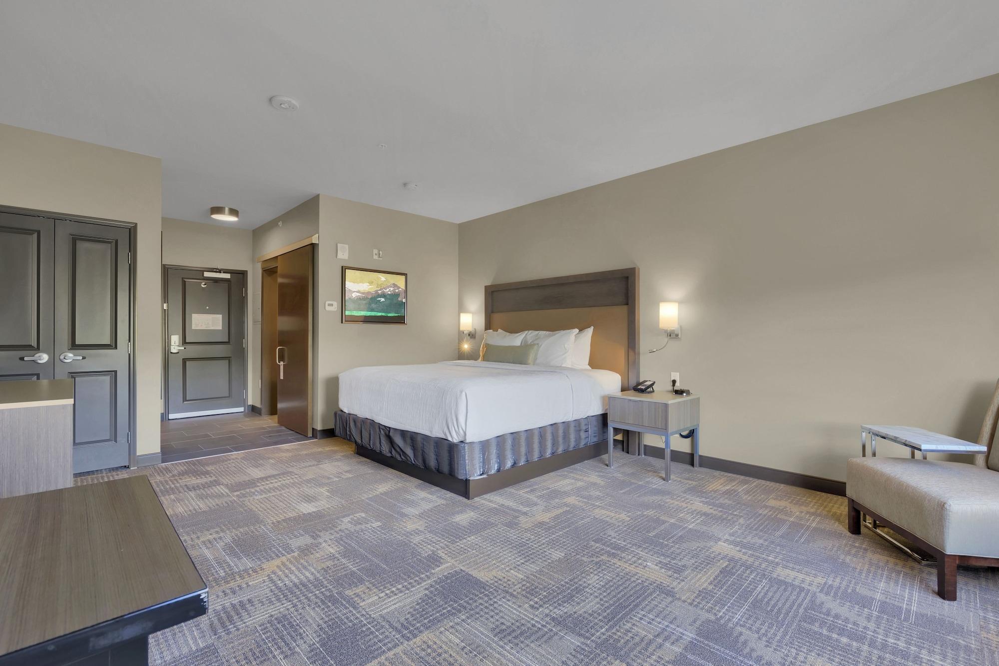Best Western Plus Fillmore Inn & Suites Colorado Springs Exterior photo