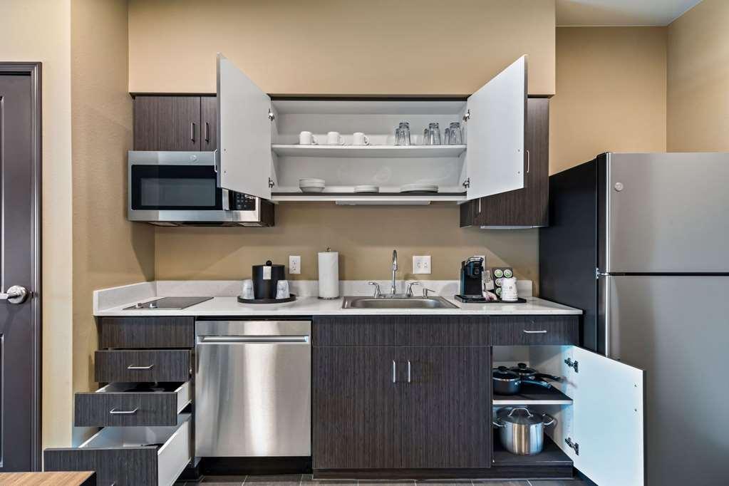 Best Western Plus Fillmore Inn & Suites Colorado Springs Room photo