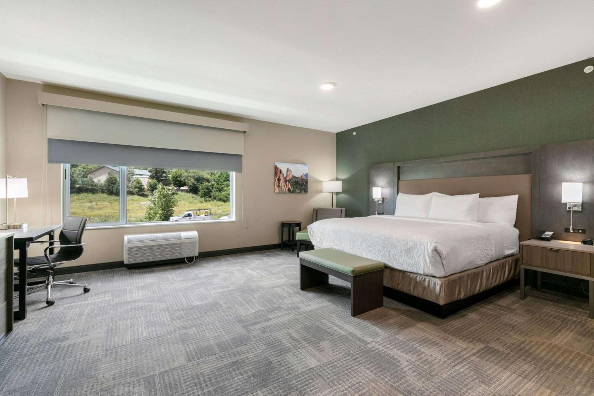 Best Western Plus Fillmore Inn & Suites Colorado Springs Exterior photo