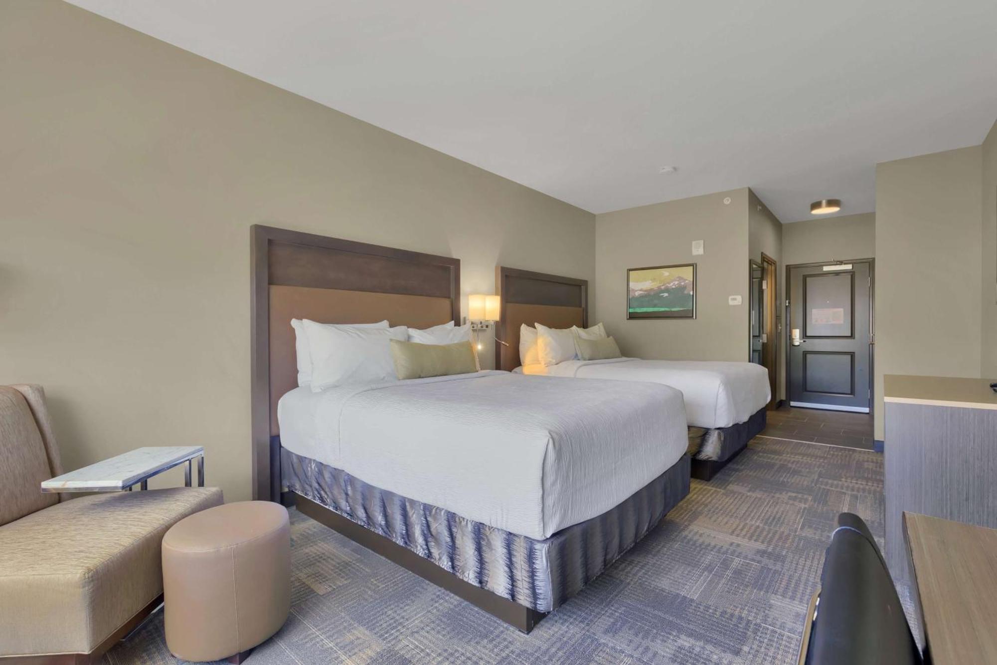 Best Western Plus Fillmore Inn & Suites Colorado Springs Exterior photo