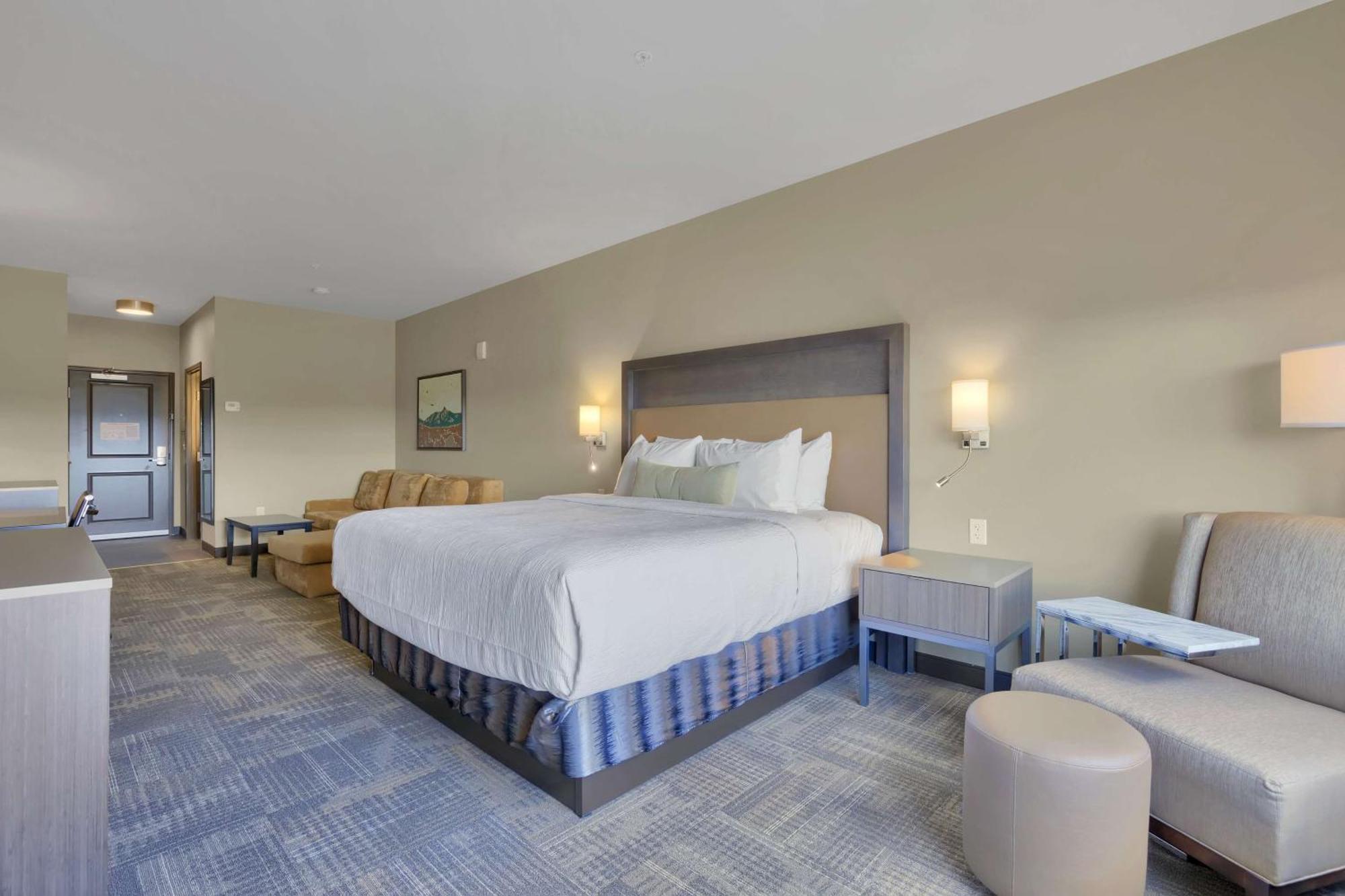 Best Western Plus Fillmore Inn & Suites Colorado Springs Exterior photo