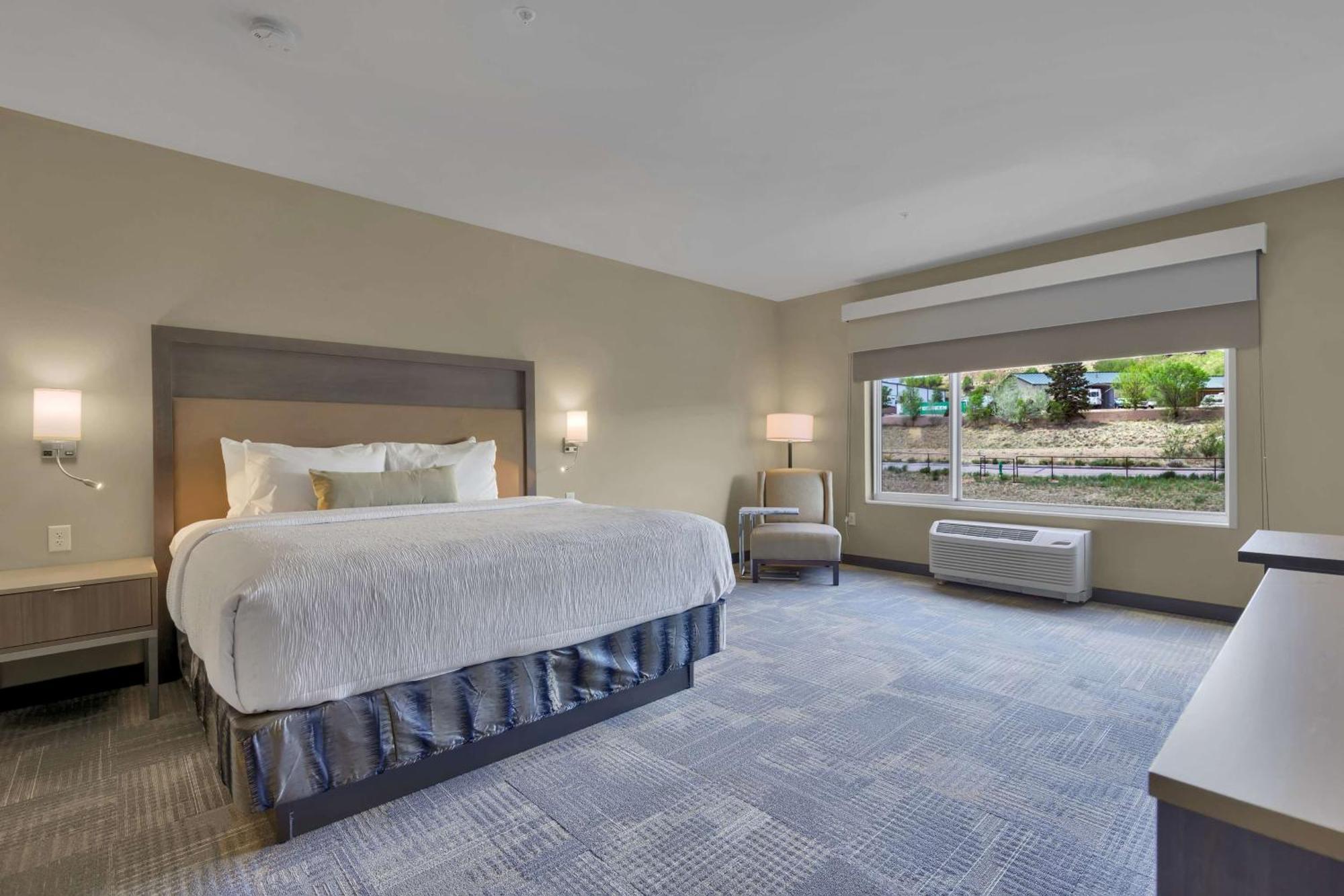 Best Western Plus Fillmore Inn & Suites Colorado Springs Exterior photo