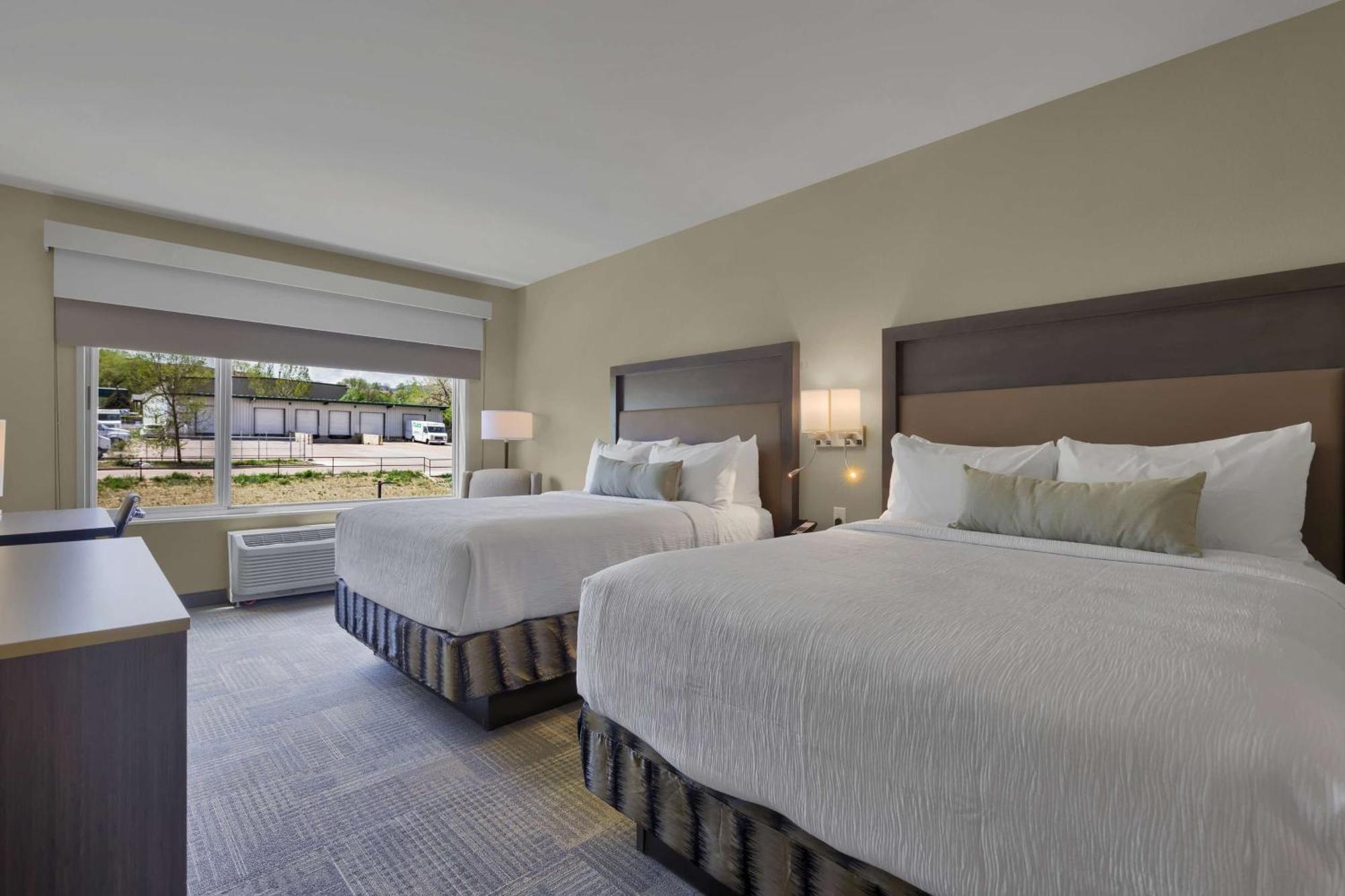 Best Western Plus Fillmore Inn & Suites Colorado Springs Exterior photo